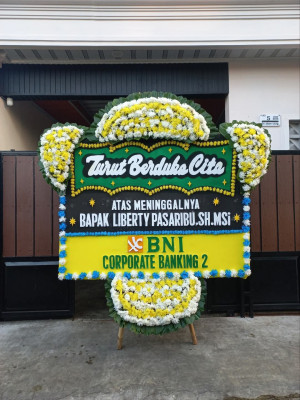 Papan Bunga Duka di Sudajaya Hilir
